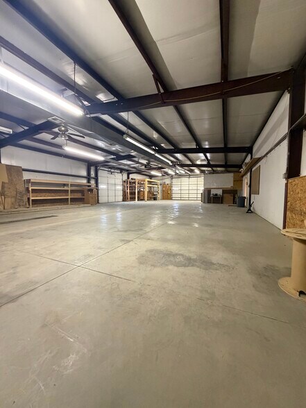 More Photos Of 1919 W Central Ave, El Dorado Warehouse For Lease