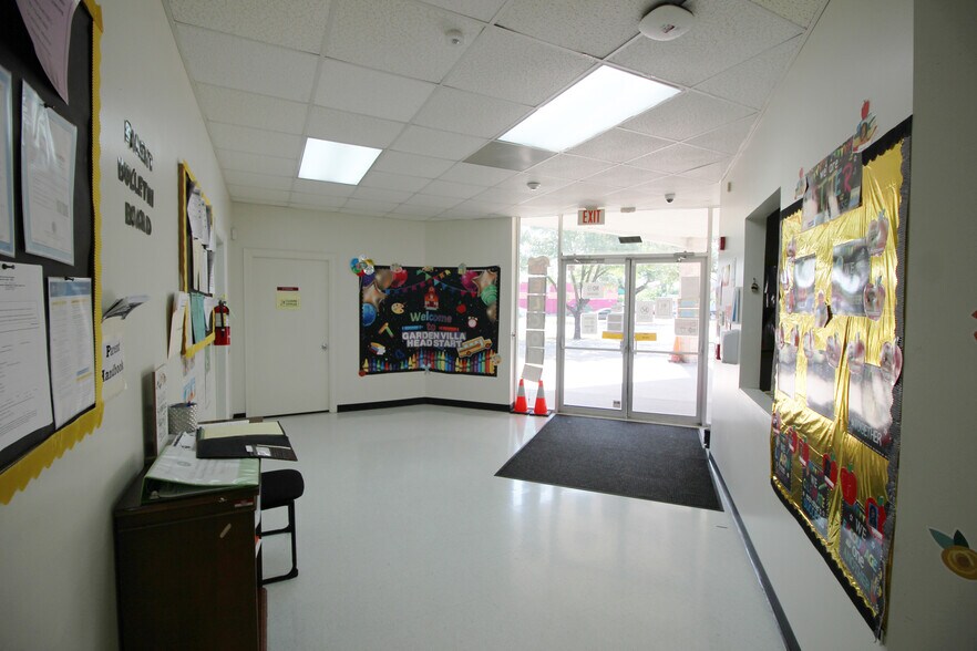 More Photos Of 6724 Telephone Rd, Houston Office For Sale