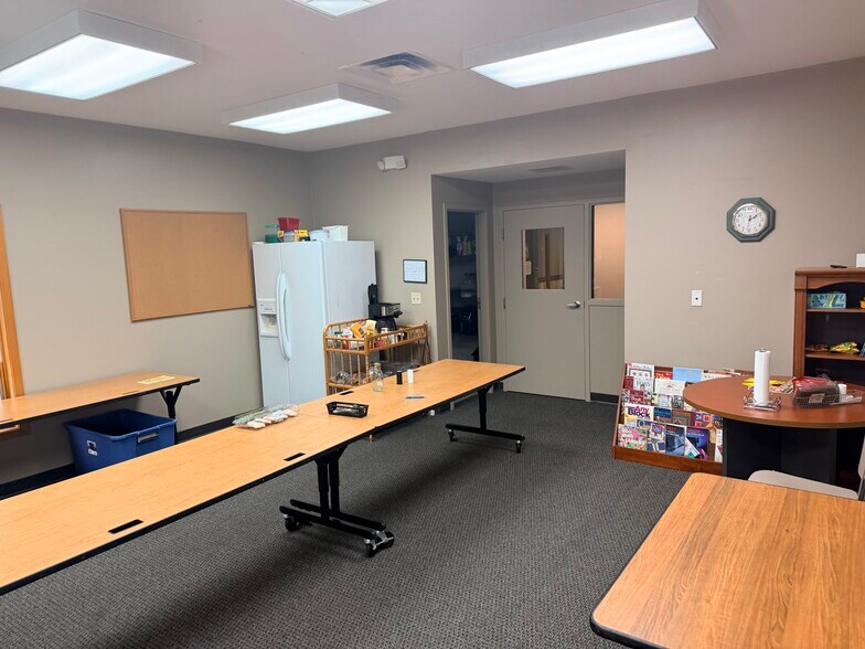 More Photos Of 408 E Washington St, Butler Medical For Lease