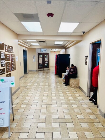 More Photos Of 7812 Gateway Blvd E, El Paso Medical For Sale