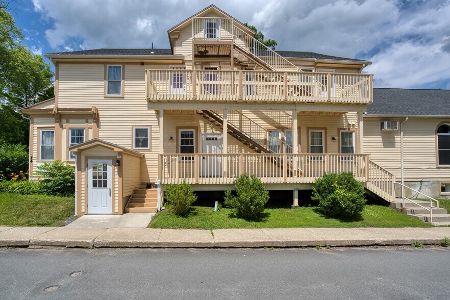 More Photos Of 14 Pine St, Stockbridge Schools For Sale