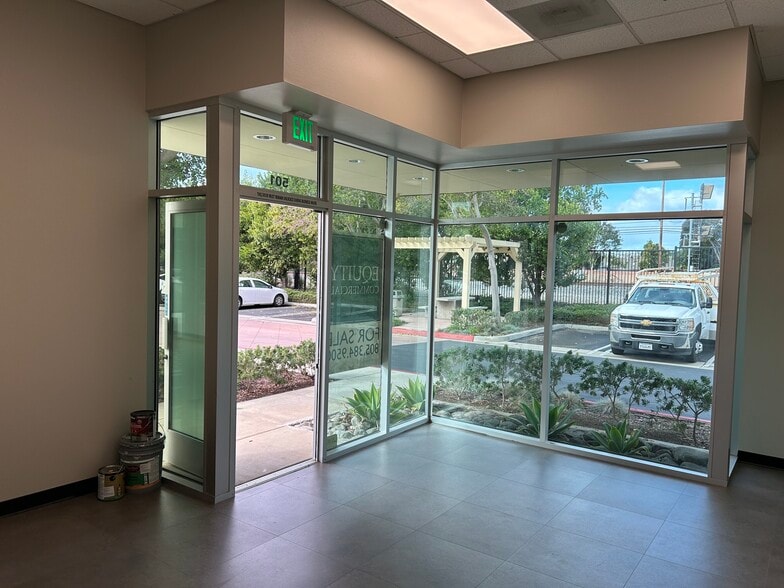 More Photos Of 1243 Flynn Rd, Camarillo Warehouse For Sale