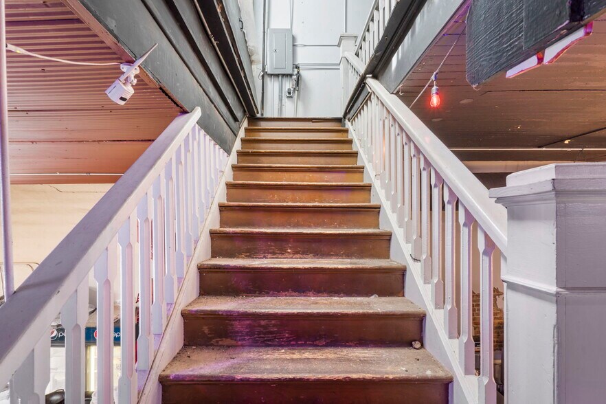 More Photos Of 111 W Main, Ash Grove Restaurant For Sale