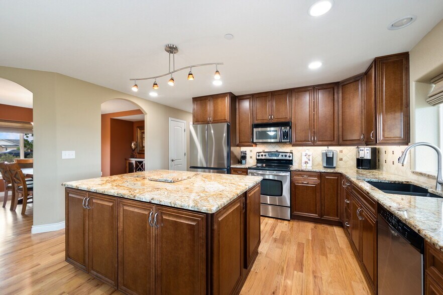 More Photos Of 13299 E County Line Rd, Longmont Flex For Sale