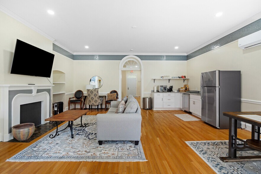 More Photos Of 23-25 W Old St, Petersburg Apartments For Sale