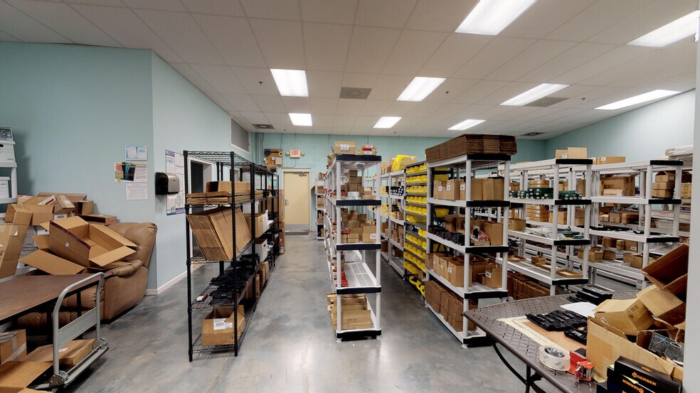 More Photos Of 2219 County Road 220, Middleburg General Retail For Sale