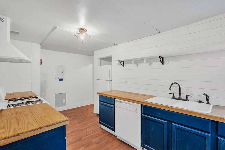 More Photos Of 1507 Sumner Ave, Charleston Office Residential For Sale