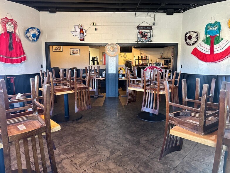 More Photos Of 2801 S 1st St, Abilene Fast Food For Sale