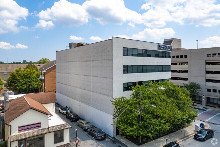More Photos Of 101 E Chesapeake Ave, Towson Office For Lease