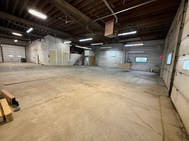 More Photos Of 2213 2 Av N, Lethbridge Service For Lease