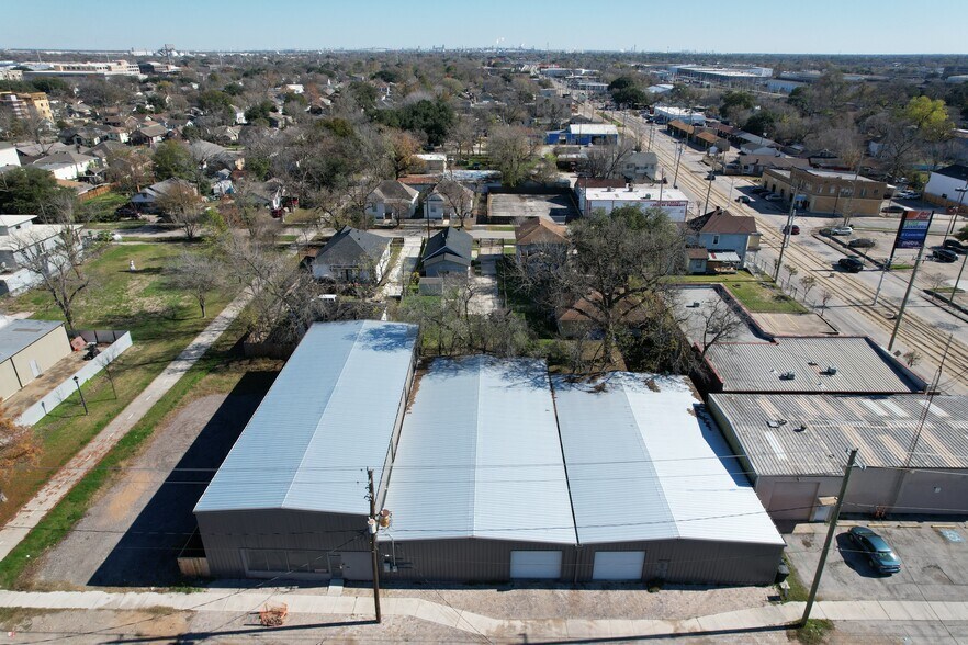 More Photos Of 301 Adams St, Houston Light Manufacturing For Sale