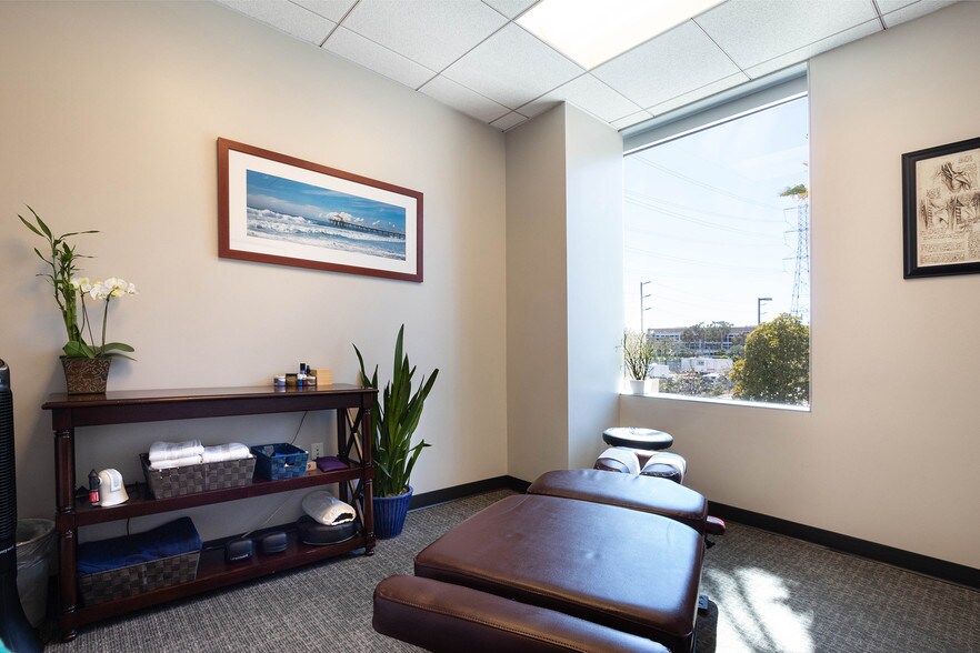 More Photos Of 14650 Aviation Blvd, Hawthorne Medical For Lease