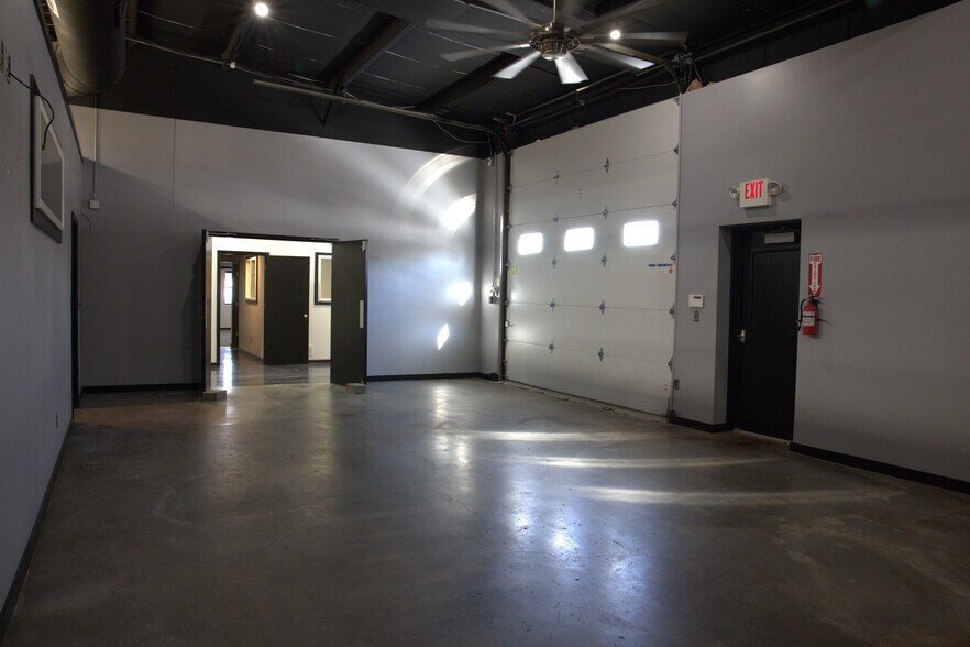 More Photos Of 101 W Shrader St, Liberty Manufacturing For Lease