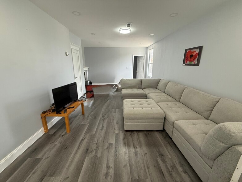 More Photos Of , Philadelphia Unknown For Sale