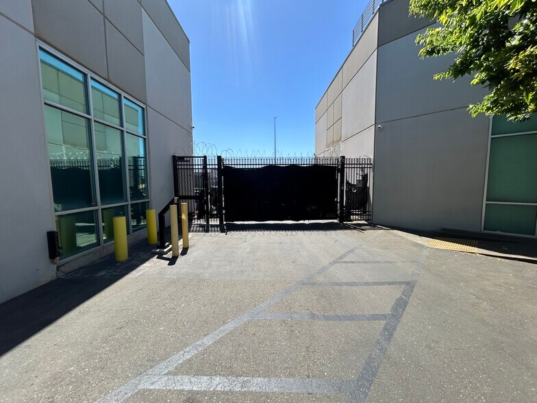 More Photos Of 8500 Morrison Creek Dr, Sacramento Warehouse For Sale
