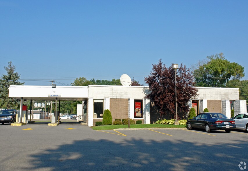 More Photos Of 1972 Central Ave, Colonie Bank For Sale