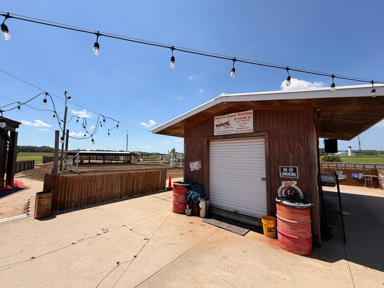 More Photos Of 4700 41st St, Sioux City Restaurant For Sale