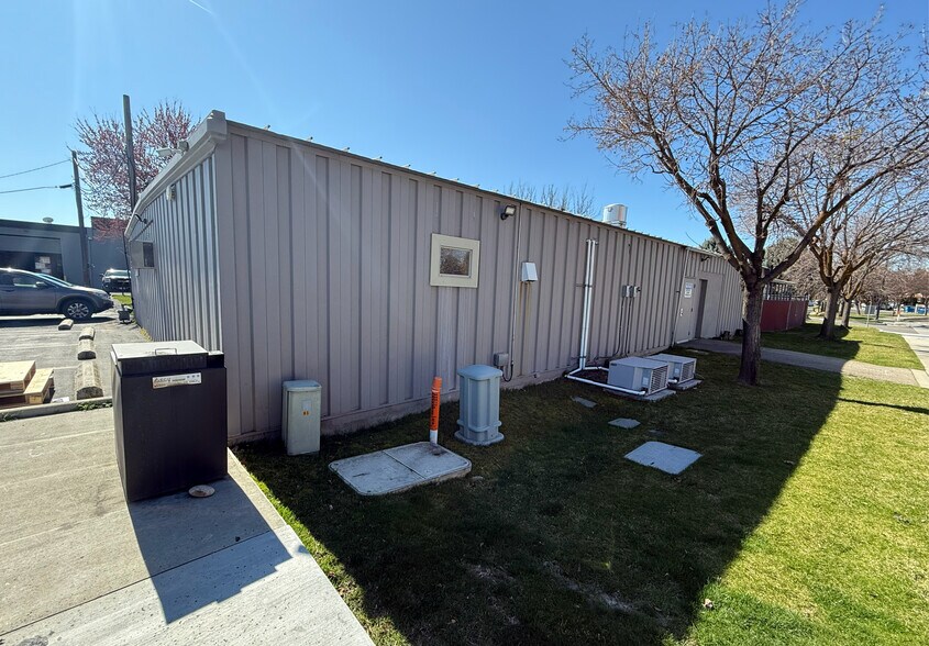 More Photos Of 700 S 17th St, Boise Flex For Lease