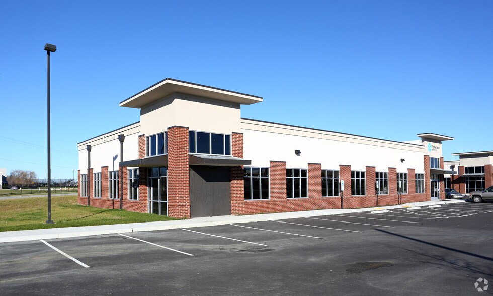 More Photos Of 4730 Puddledock Rd, Prince George Medical For Sale