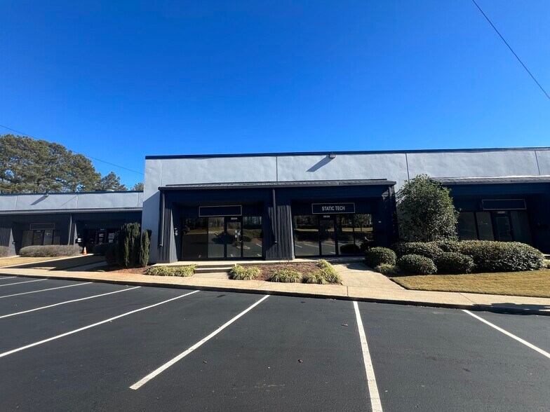 More Photos Of 3024-3052 Miller Rd, Lithonia Warehouse For Lease