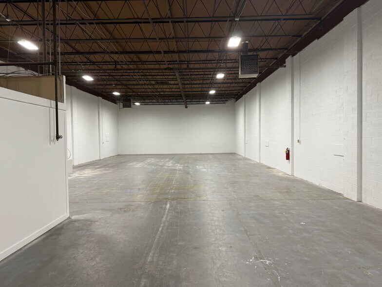 More Photos Of 4507 Mills Pl SW, Atlanta Warehouse For Lease