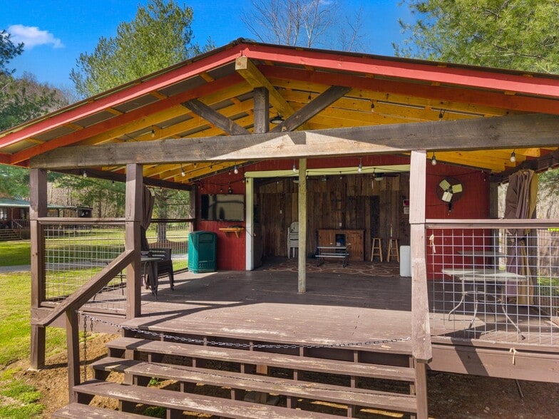 More Photos Of 141 Lower Bogard Rd, Newport Trailer Camper Park For Sale