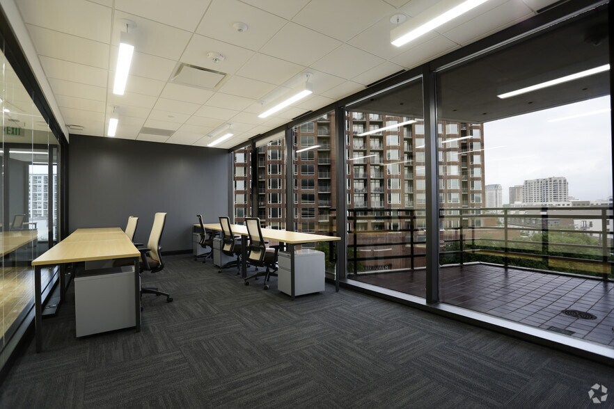 More Photos Of 3232 McKinney Ave, Dallas Office For Lease