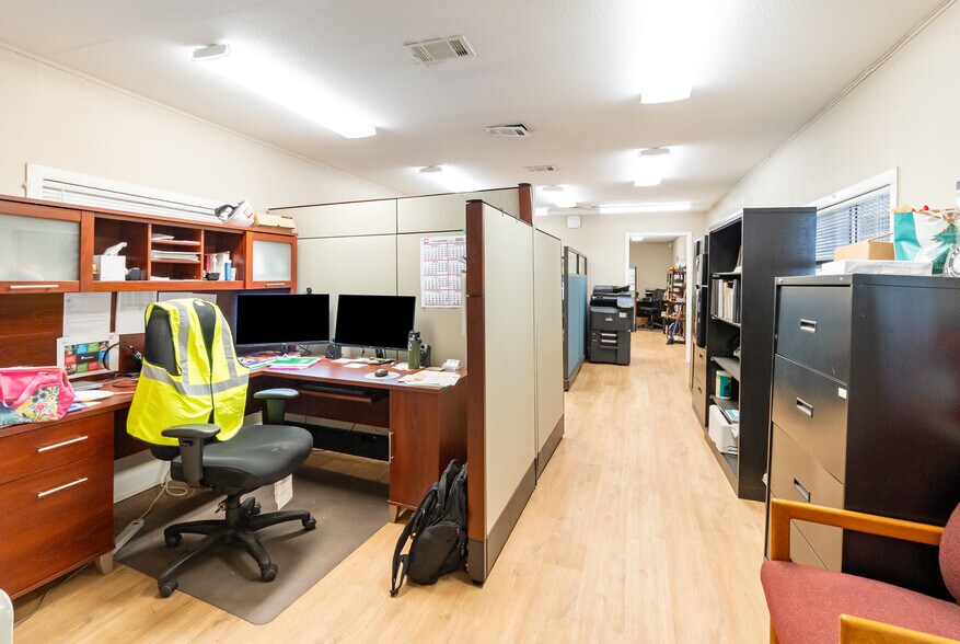 More Photos Of 204 5th St, Orlando Industrial For Sale