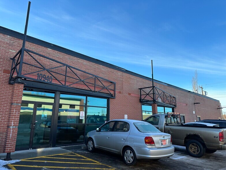 More Photos Of 10939 120th St NW, Edmonton General Retail For Lease