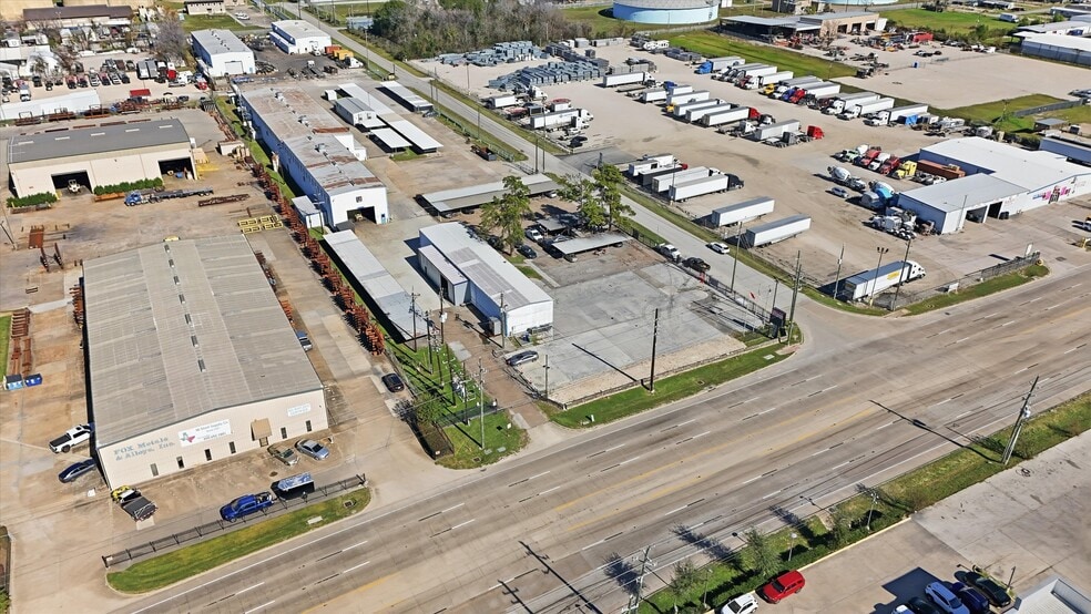 More Photos Of 12602 FM 529 Rd, Houston Manufacturing For Lease