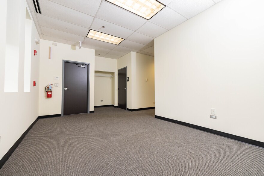 More Photos Of 335-367 Remington Blvd, Bolingbrook Light Manufacturing For Lease