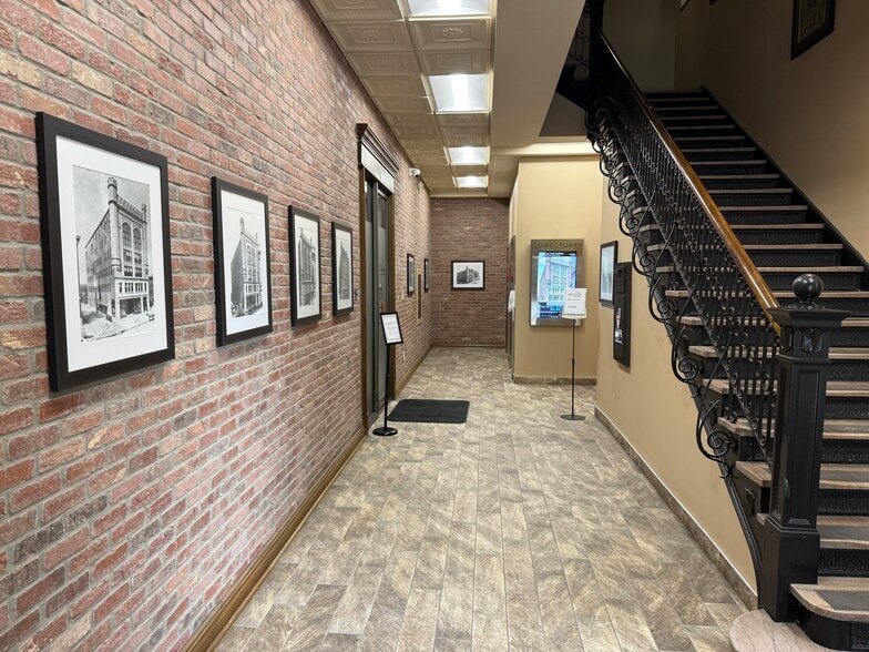 More Photos Of 230 E Ohio St, Indianapolis Office For Sale