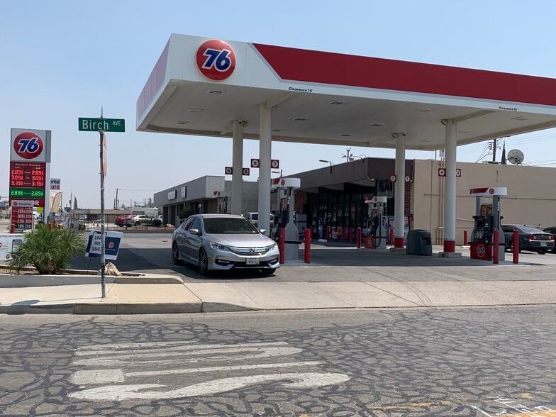Primary Photo Of 1445 Highway 46, Wasco Service Station For Sale