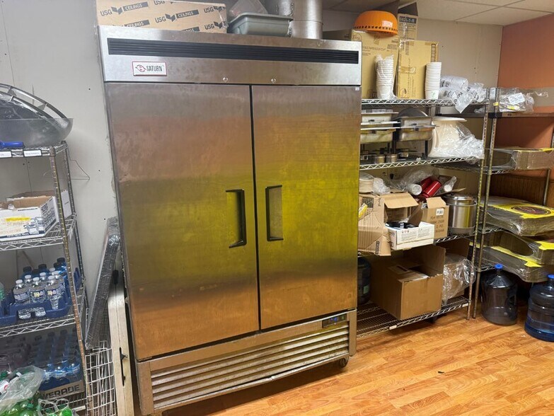 More Photos Of 130 N Main St, Oregon Restaurant For Sale