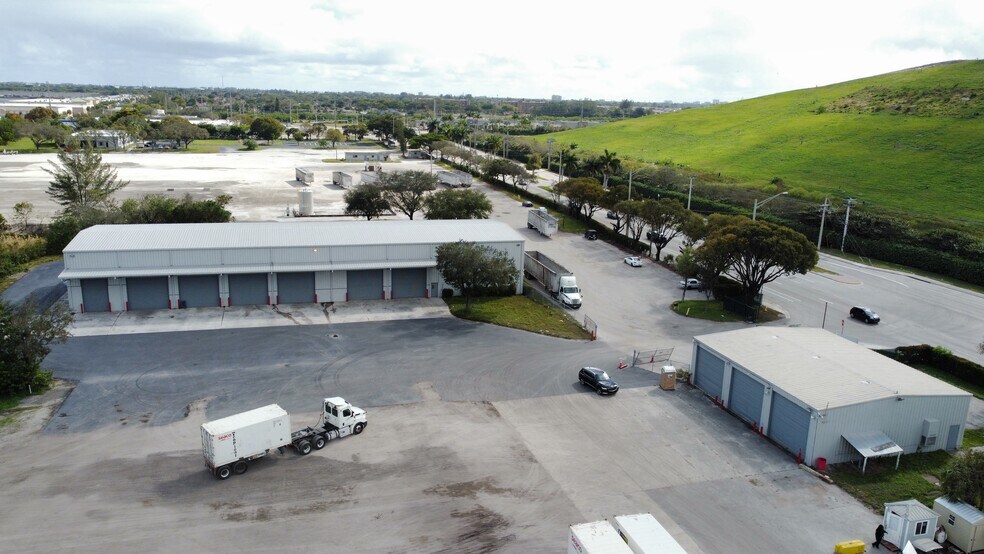 More Photos Of 2501 Wiles Rd, Deerfield Beach Unknown For Lease