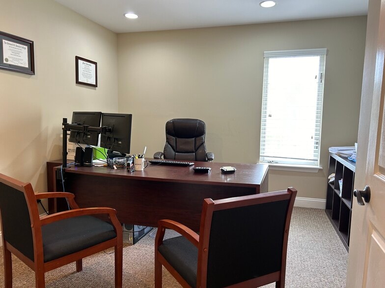 More Photos Of 1 Bethany Rd, Hazlet Office For Lease