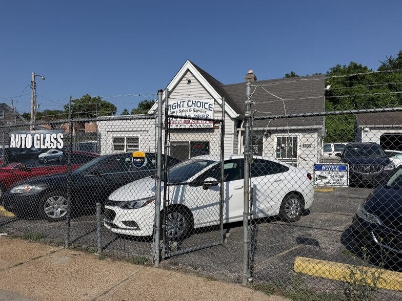 More Photos Of 8827 N Broadway, Saint Louis Freestanding For Lease