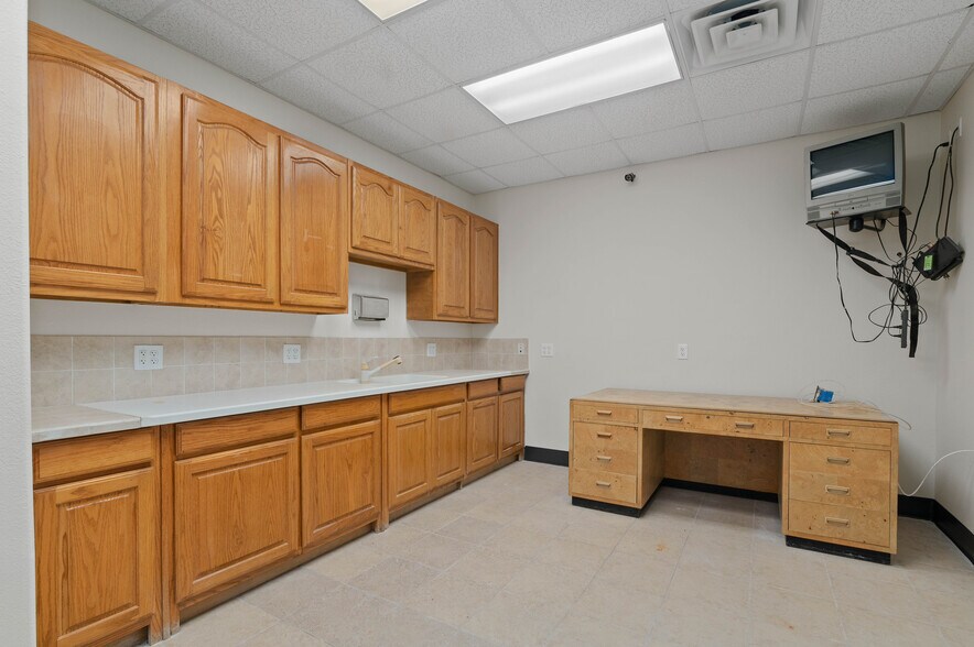 More Photos Of 3605 Interstate 30, Mesquite Medical For Lease