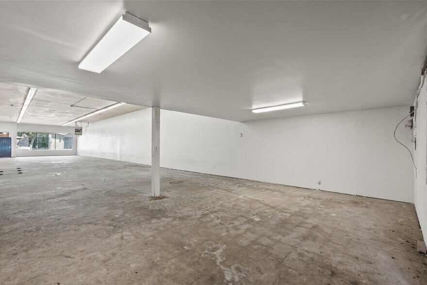 More Photos Of 6004 W Pico Blvd, Los Angeles Storefront For Lease