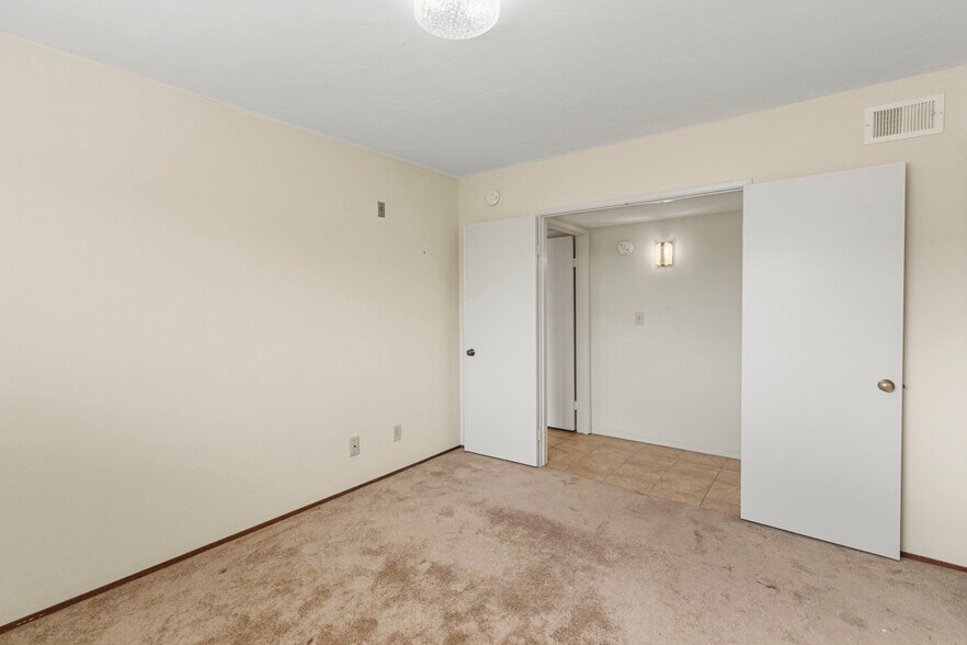 More Photos Of 4069 Goldfinch St, San Diego Apartments For Sale