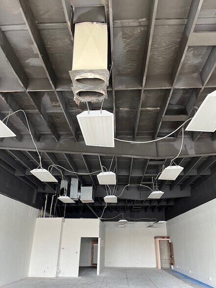 More Photos Of 5108-5130 W 190th St, Torrance Unknown For Lease