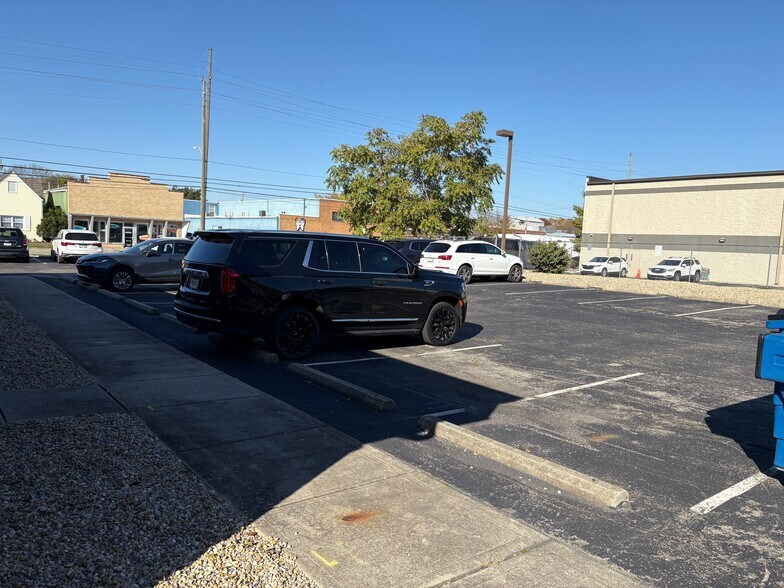 More Photos Of 1415 Shelby St, Indianapolis Office For Sale