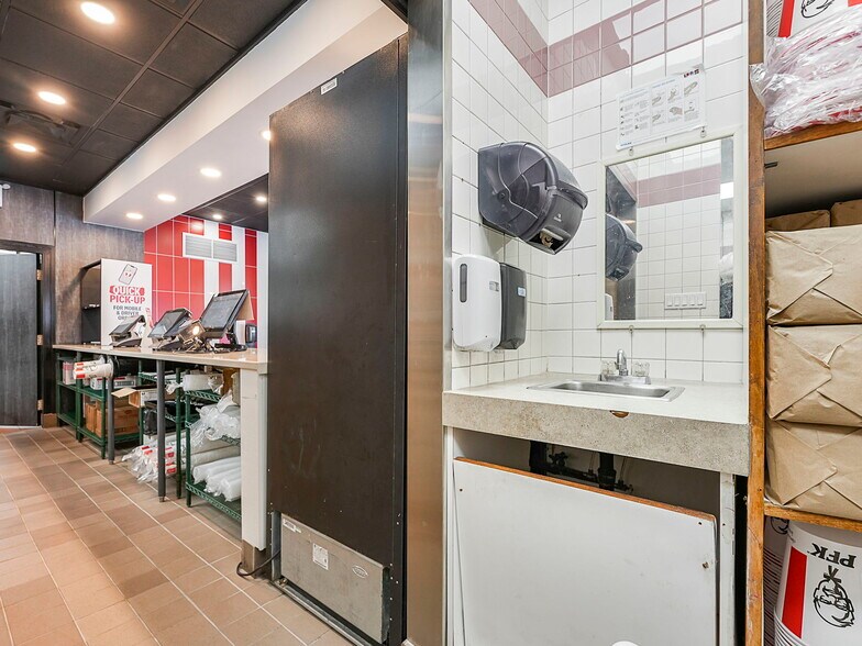 More Photos Of 51 Kaska Rd, Sherwood Park Fast Food For Sale