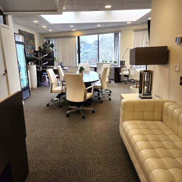 More Photos Of 71 Arch St, Greenwich Office For Lease