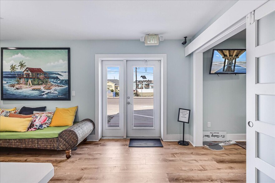 More Photos Of 121 Cut Off Rd, Port Aransas Office For Sale