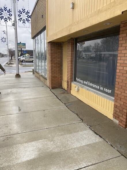 More Photos Of 4111 12 Mile Rd, Berkley Storefront For Sale