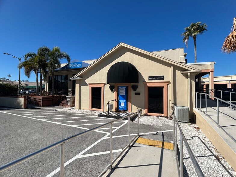 More Photos Of 3215-3217 S Macdill, Tampa Unknown For Lease