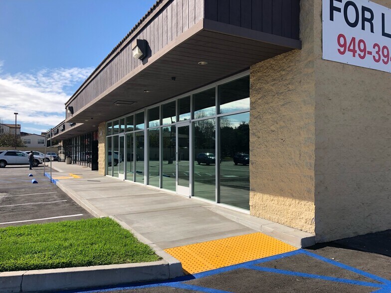 More Photos Of 2727 w Edinger av, Santa Ana Storefront For Sale