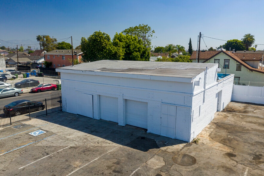 More Photos Of 110 E 62nd St, Los Angeles Auto Repair For Lease