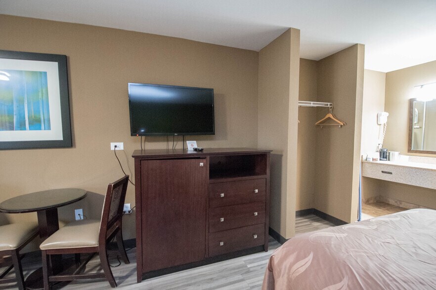More Photos Of 750 Cobb Place Blvd NW, Kennesaw Hotel For Sale